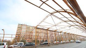 Náročná oprava Slánské začíná: Práce na protihlukové stěně budou trvat dva roky