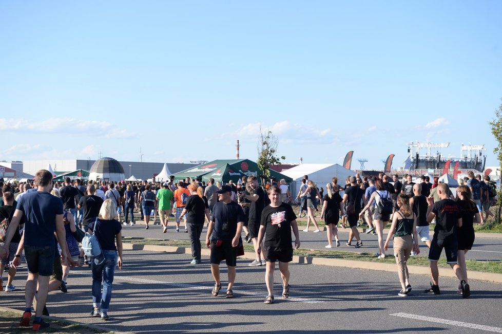 Na koncert Metallicy v pražských Letňanech přišlo 70 tisíc fanoušků.