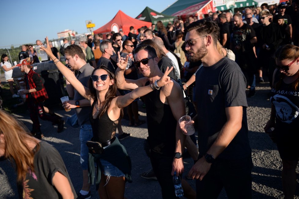 Na koncert Metallicy v pražských Letňanech přišlo 70 tisíc fanoušků.