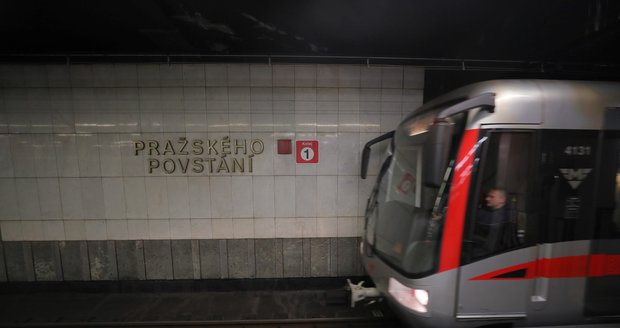 Pražské metro na lince C čekají výměny pražců.