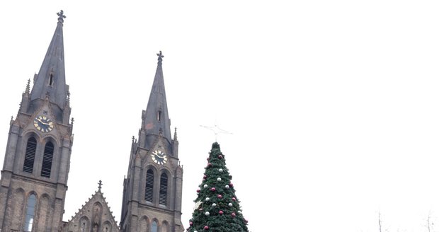 Na náměstí Míru už mají Vánoce. Začaly tu tradiční vánoční trhy.