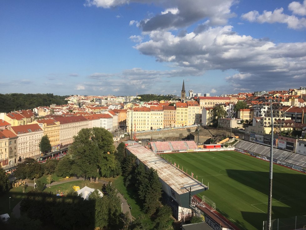 Žižkov jako na dlani. Takový výhled je z Domu Radost.