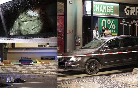 Na Žižkově srazilo auto muže. Strčil ho před něj mladík (19)?! Policie už našla důležitého svědka