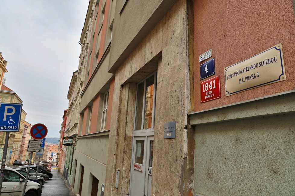 Do těchto pečovatelských domů hledá Praha 3 dva studenty. Bydlet tu budou zadarmo.