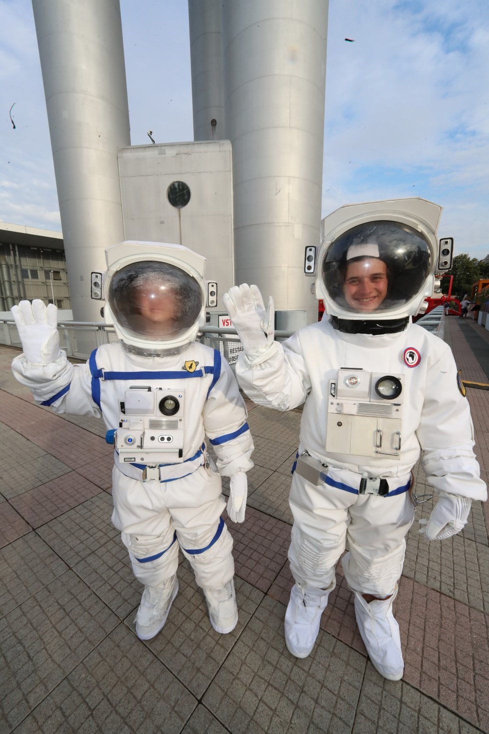 Skafandry pro Apollo 11 měly 21 vrstev, dvojité boty a byly vyráběné ručně.