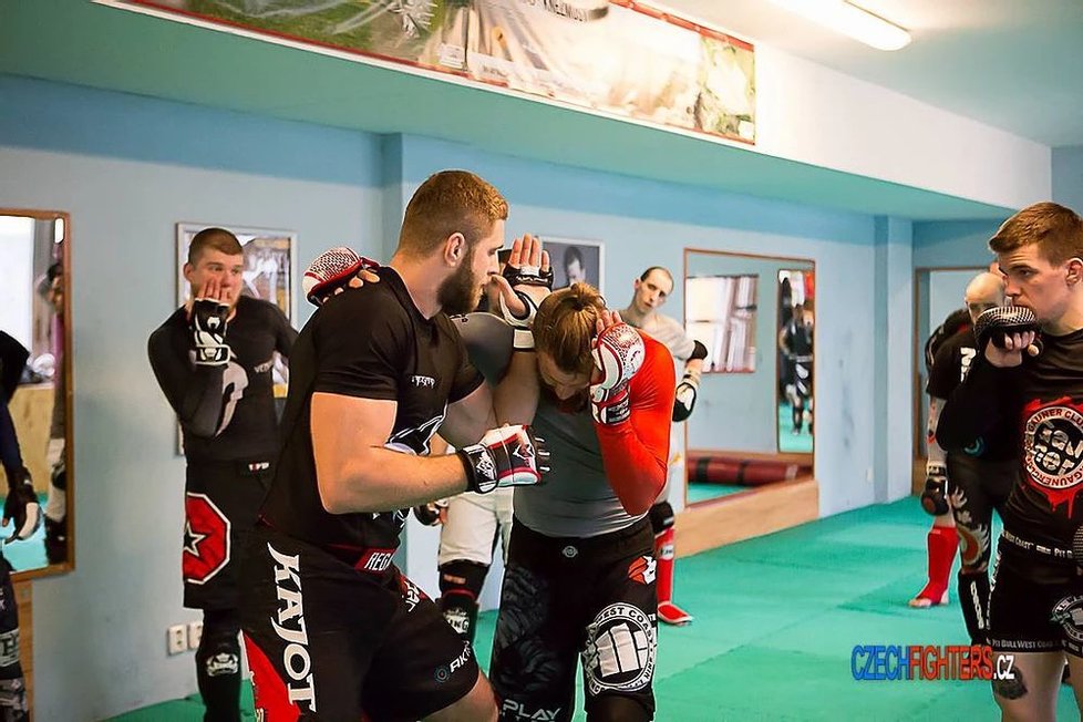 Trénink zde vedl i český zástupce v soutěži UFC Jiří Procházka.