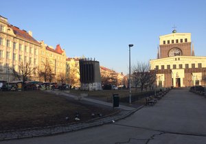 Takto vypadá náměstí Jiřího z Poděbrad.