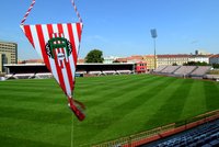 Žižkovský stadion je jako auto bez motoru? Majitel klubu a radnice jednali o jeho prodeji