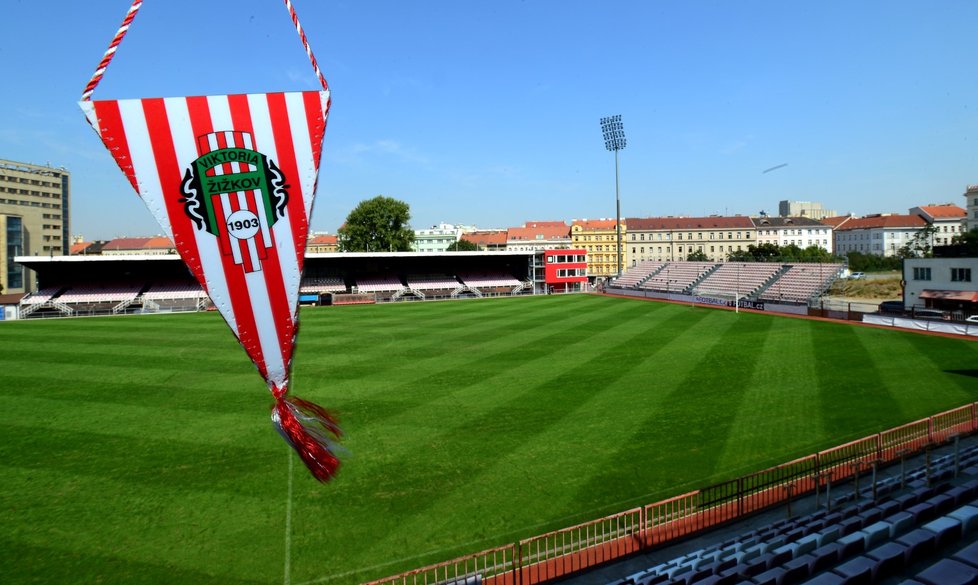 Viktoria Žižkov bude moci na svém stadionu hrát fotbal dalších 30 let.