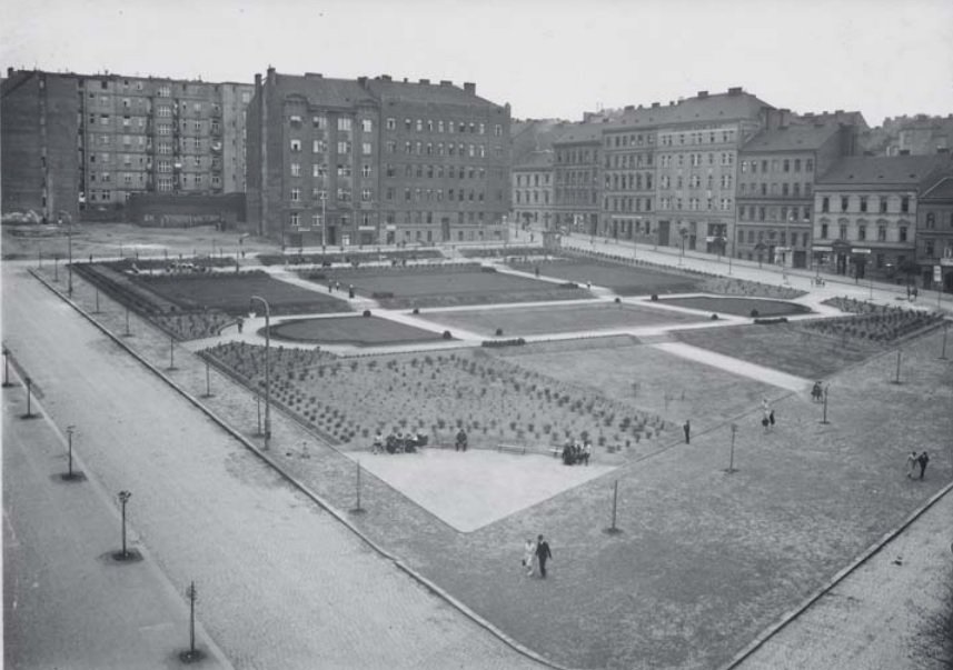 Podoba Žižkova náměstí v minulosti.