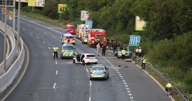 There was a mass accident in the street on May 5 on Sunday evening. Road traffic was temporarily closed in the direction of the center. There was a mass accident in the street on May 5 on Sunday evening. Road traffic was temporarily closed in the direction of the center.