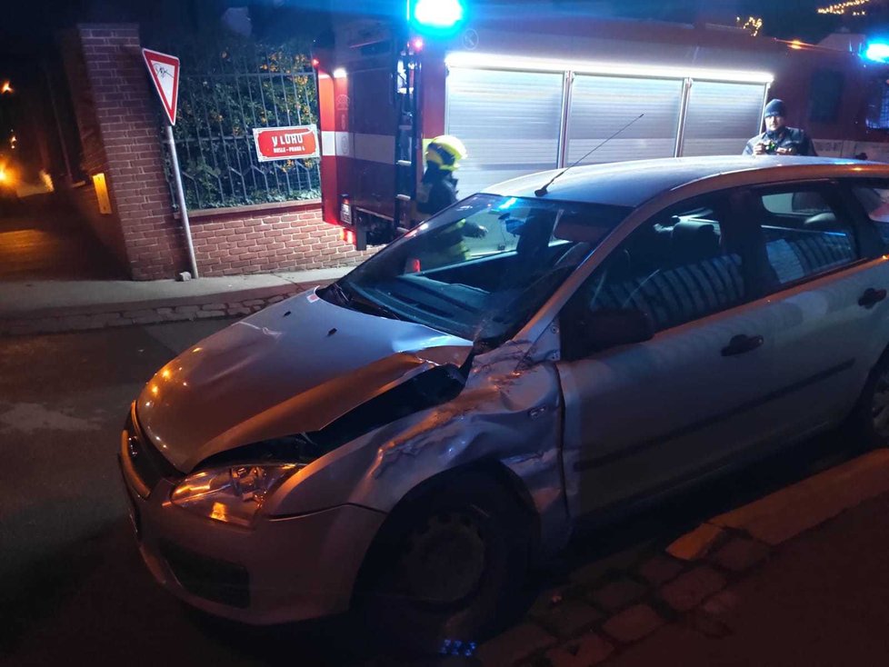 V Praze 4 došlo k nehodě autobusu a automobilu.