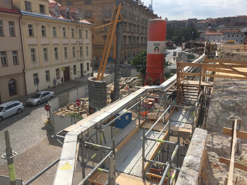 Jedinečný pohled na probíhající opravu Negrelliho viaduktu