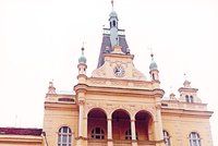 Oprava chodníků, lepší parkování, obnova zeleně: Praha 4 dá na nápady svých občanů tři miliony