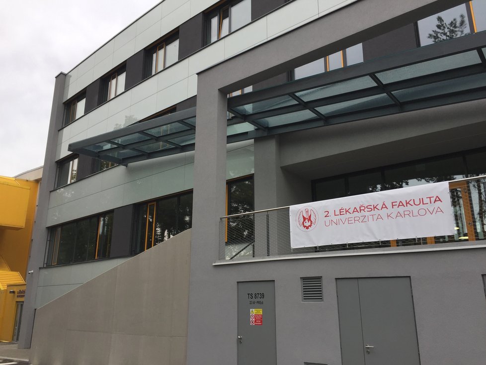 2. Lékařská fakulta Ústavu anatomie má vlastní budovu v Motole.