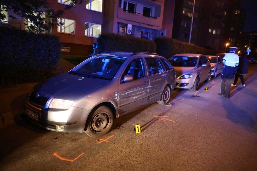 Opilý řidič v Praze 5 naboural několik automobilů. Policisté jej zadrželi na místě.