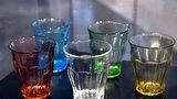 Nerozbitné skleničky ze zapomenuté sklárny: Museum Portheimka připomíná slavné dny Inwaldu
