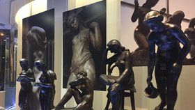 V Galerii Skleňák v Praze 6 jsou k vidění Bendovy nádherné akty žen i busty slavných osobností.
