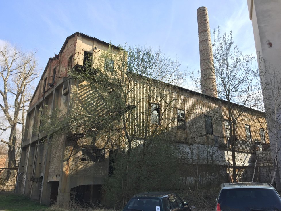 Areál kolem papírny v Bubenči se promění v novou čtvrť. Průmyslové budovy bývalé Papírny budou možná zachované.