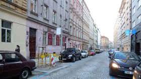 Od 28. dubna od 00:00 hod. už řidiči budou muset platit za parkování v parkovacích zónách. V Praze to ale z nařízení primátora neplatí.