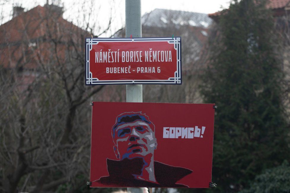 V Praze bylo přejmenováno náměstí u ruské ambasády na náměstí Borise Němcova.