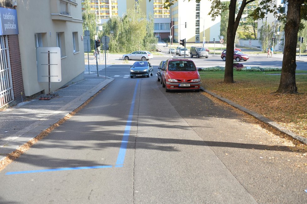 Radnice Prahy 6 by chtěla rozšířit modrou zónu na celou městskou část. (ilustrační foto)