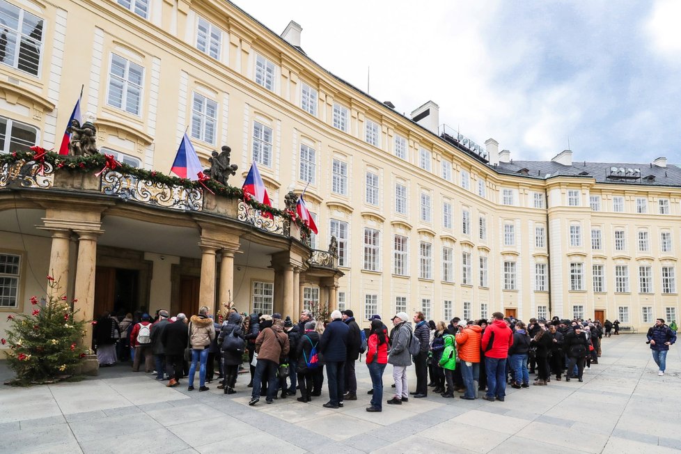 Kuchyň na Hradčanském náměstí dostává další šanci. Chystá se otevřít pivní terasu. (ilustrační foto)