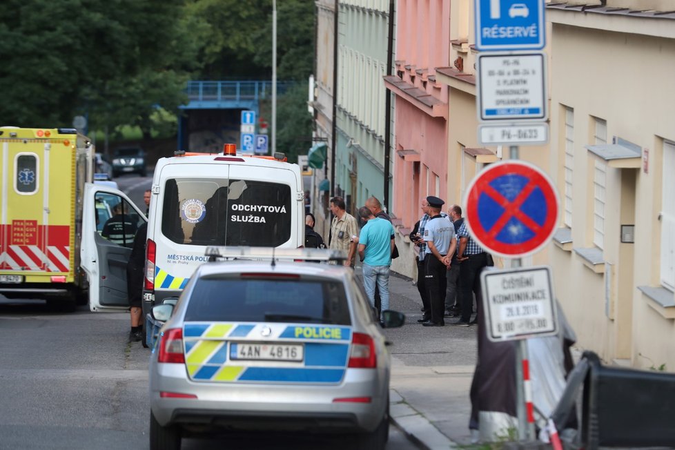 Kolem sedmé hodiny přijel na Šlikovu ulici i šéf „mordparty“ Josef Mareš.