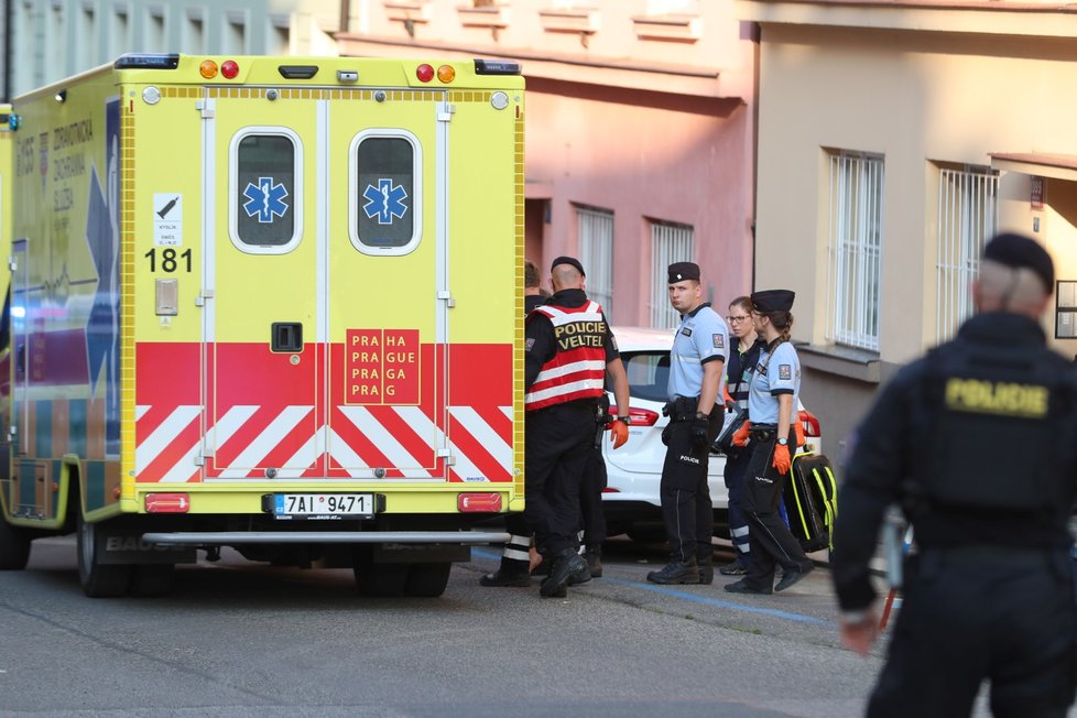 V Praze 6 došlo k tragické události. Na místě zasahovali policisté i pražská záchranka.