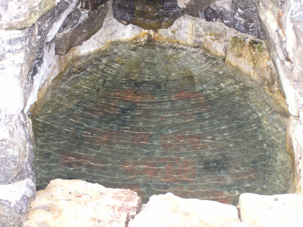 Studánka Pod Děvínem.