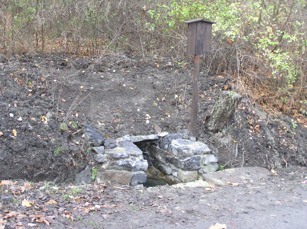 Studánka Pod Děvínem.