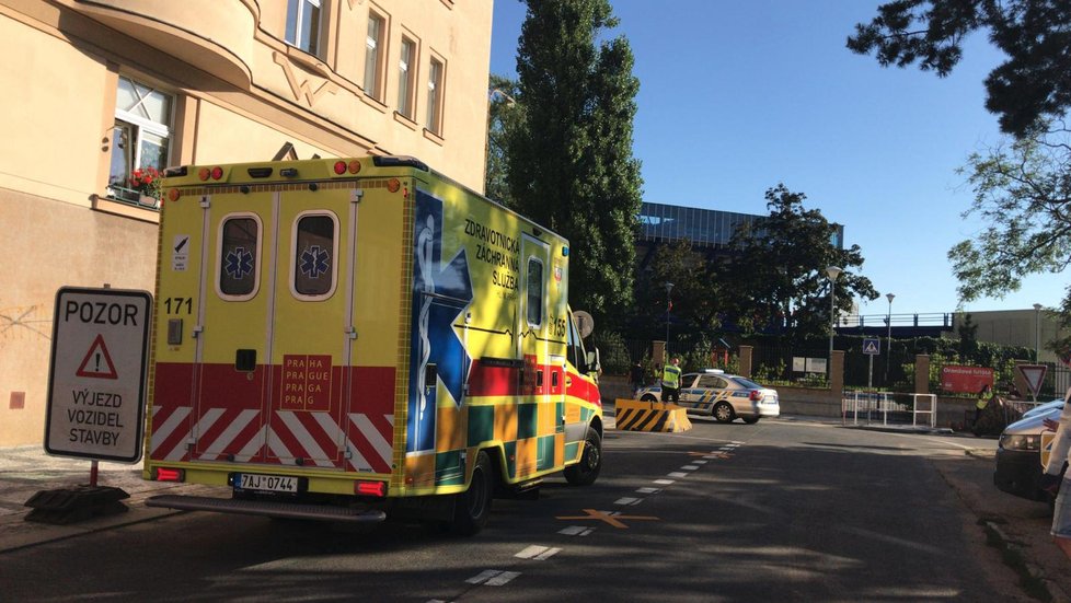 Policie musela na Letné zasáhnout proti fanouškům Baníku Ostrava.