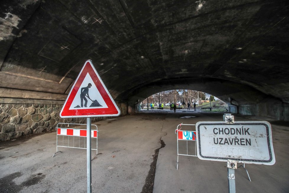 V sobotu začne oprava povrchu na pražském Hlávkově mostě