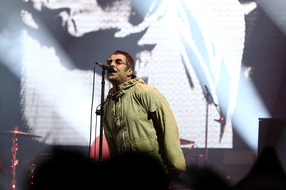 Liam Gallagher se představil ve výborné formě. Fanouškům Oasis nadělil pořádný kopec hitů.