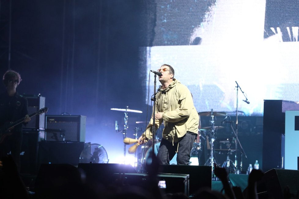 Liam Gallagher se představil ve výborné formě. Fanouškům Oasis nadělil pořádný kopec hitů.