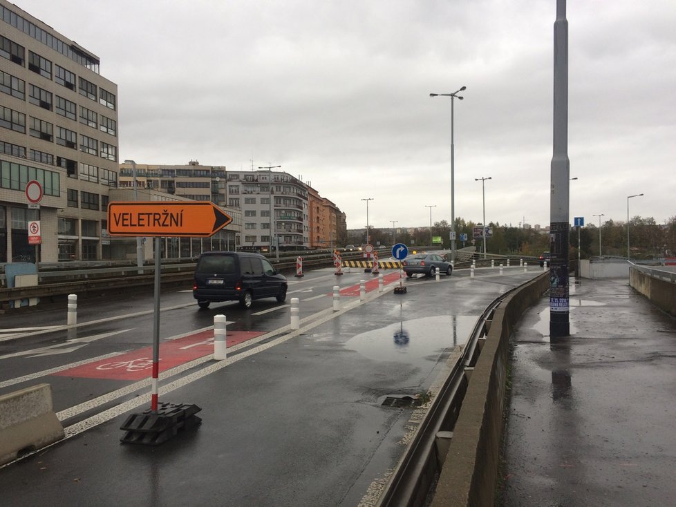 Most v Bubenské ulici bude krátkodobě uzavřen pro tramvaje a auta.