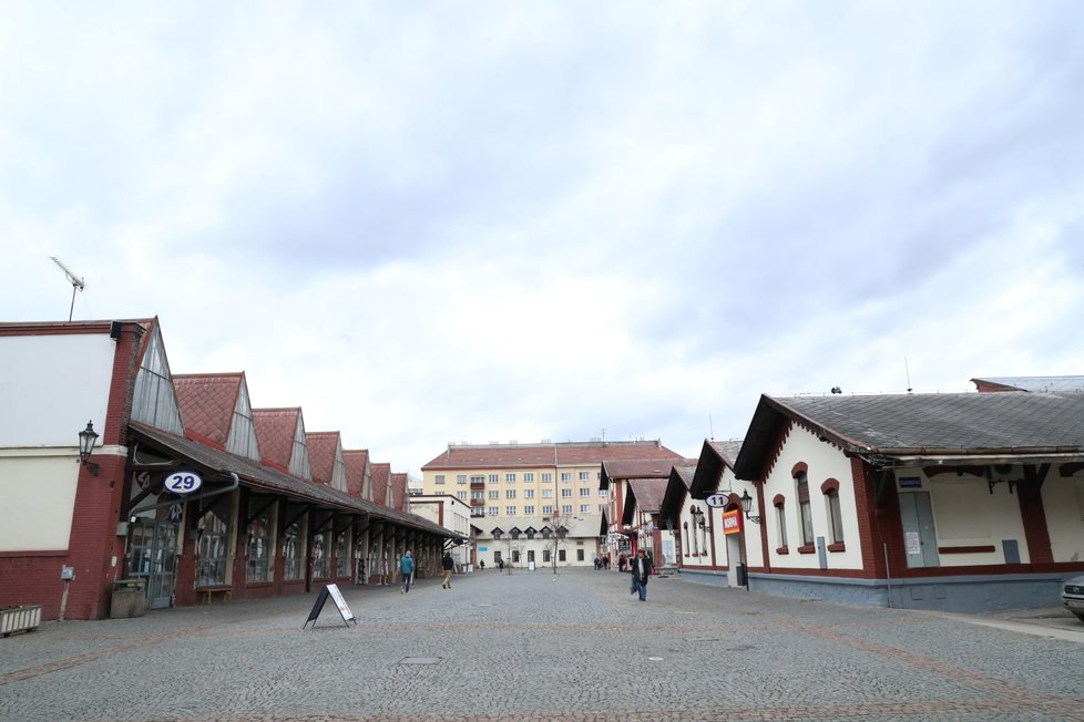 Město odtajnilo své plány s Pražskou tržnicí v Holešovicích. Uzavře staronové smlouvy, zrekonstruuje jednu halu a vytvoří nové koncepce.