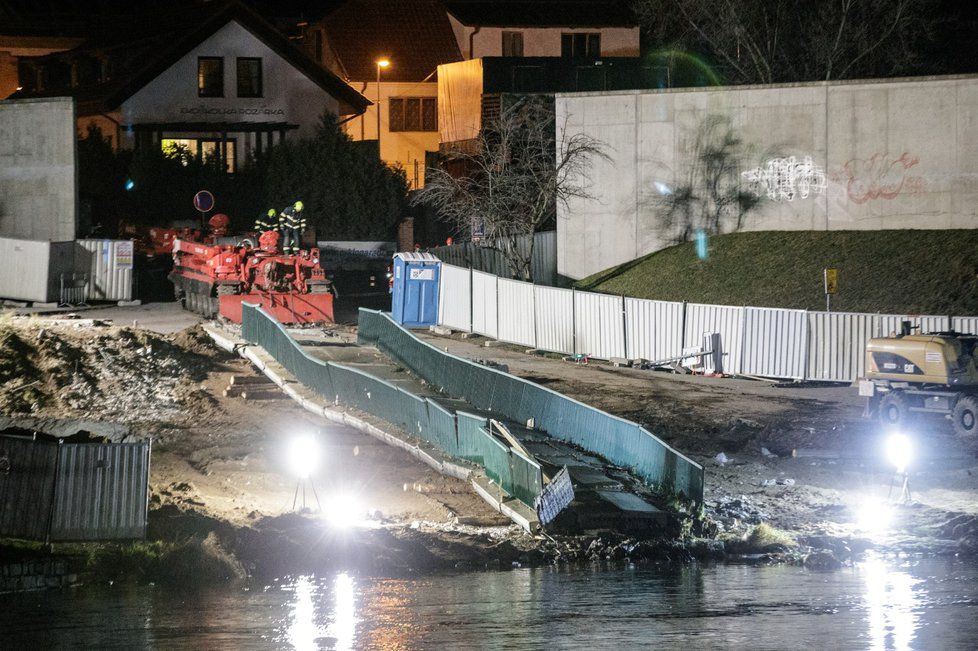 Zřícenou Trojskou lávku má v roce 2020 nahradit nová a širší lávka.