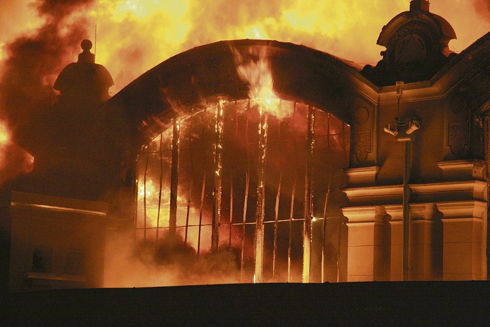 Průmyslový palác vyhořel v roce 2008.