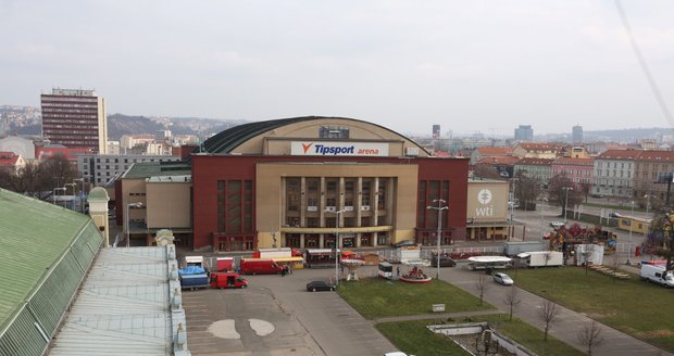 Průmyslový palác vyhořel v roce 2008.