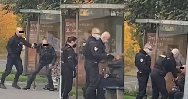 Video na platformě YouTube zachytilo policistu bez roušky, jak dvakrát udeřil muže v Praze bez roušky.
