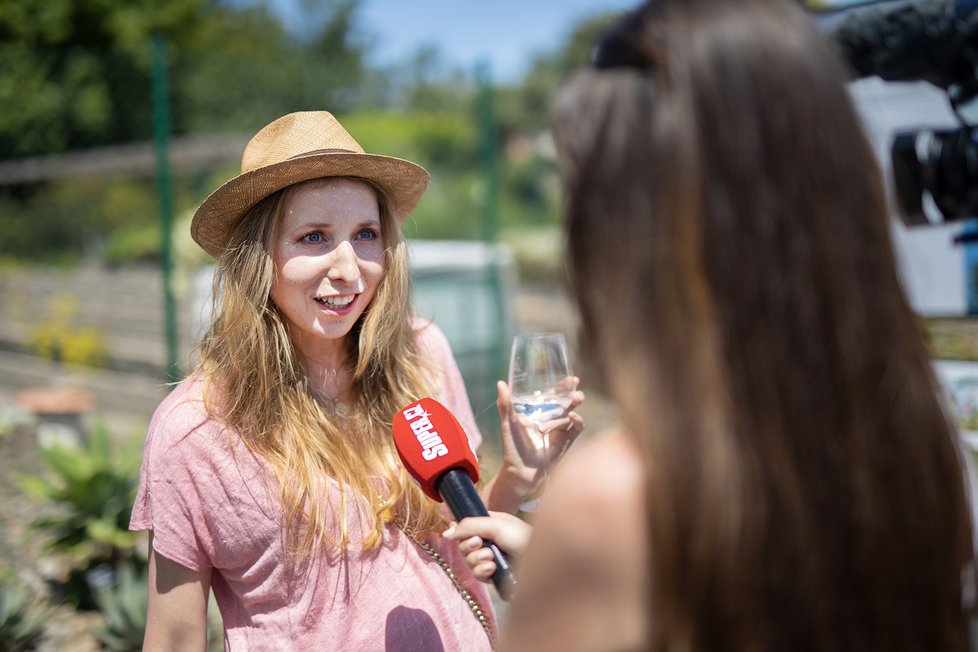 V trojské Botanické zahradě začala obří výstava o jehličnanech. Slavnostního zahájení se zúčastnily i vybrané české celebrity.