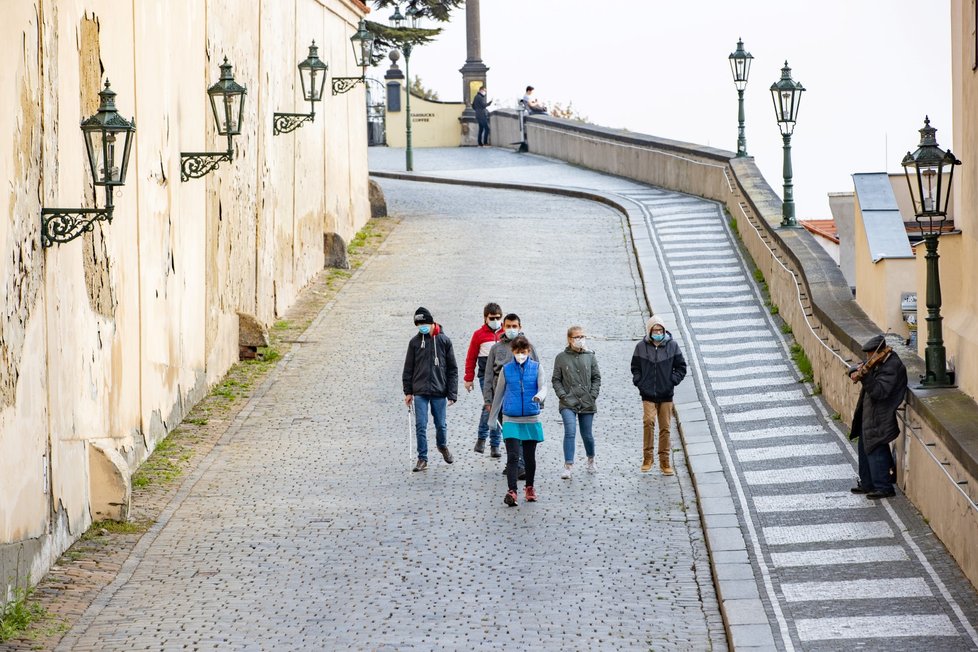 Praha se po zavedení přísnějších opatření znovu vyprázdnila (22. října 2020).