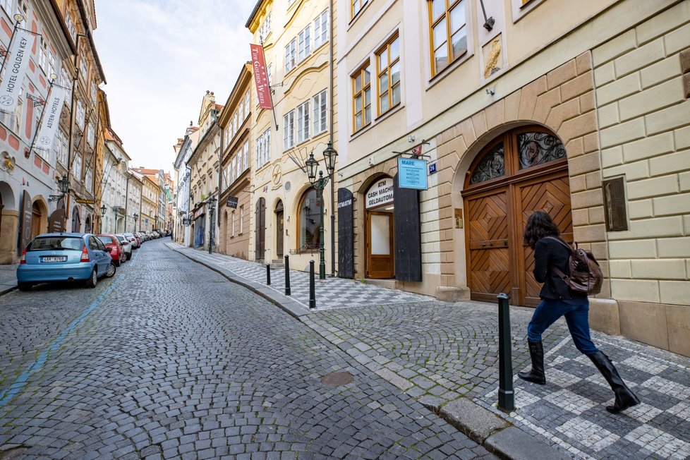 Praha se po zavedení přísnějších opatření znovu vyprázdnila, 22. října 2020.