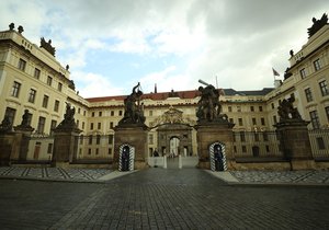 Pražský hrad přivítal po půl roce uzavření 3. května 2021 první turisty.