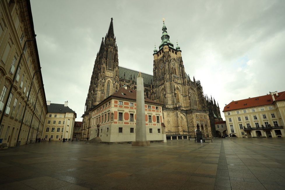 Humprecht Jan Černín z Chudenic je pohřben ve svatovítské katedrále.