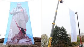 Nad Prahou visí obří plakát Putina. Instalovala ho sem iniciativa Dekomunizace.cz