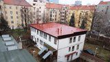 Školku v Holešovicích radnice opraví a znovu otevře: Na 10 let ji zavřel spor o chodník