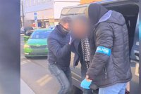 „Jdeme na ně!“ Policisté zadrželi nebezpečného zločince. Byl v šoku, pokusil se je obelstít