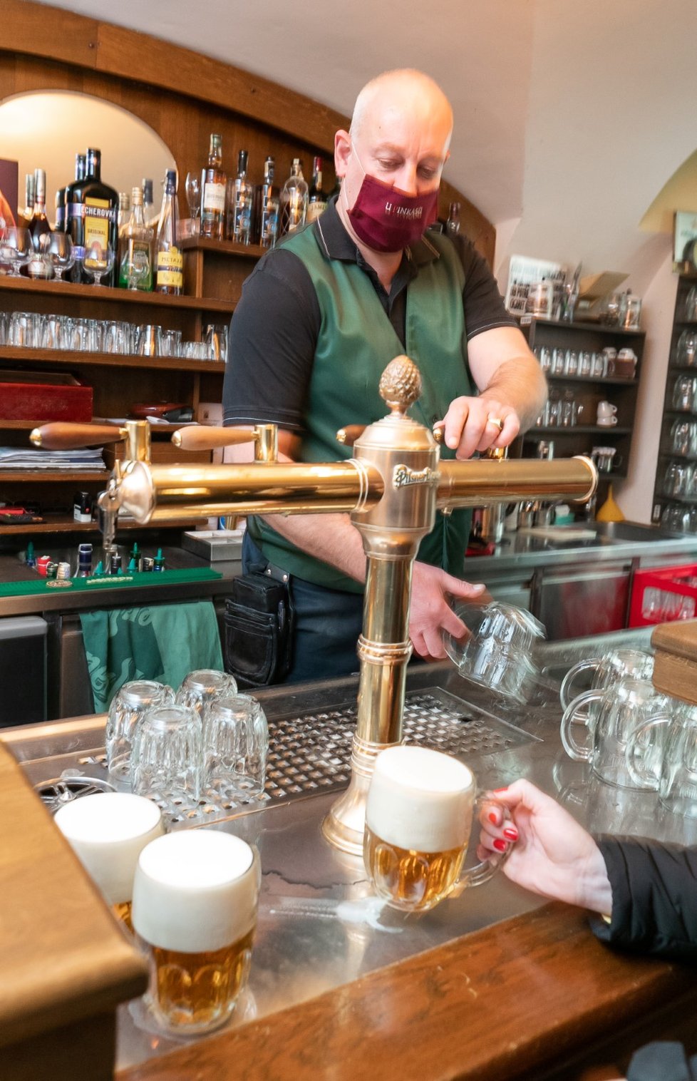 Znovuotevření pražské Restaurace u Pinkasů, 3. prosince 2012.